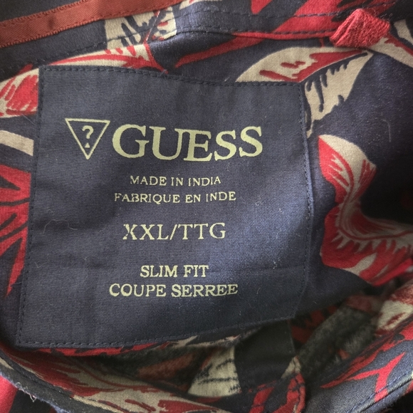 ⭐️Guess Mens Slim Fit Navy and Red Feather Print Shirt Size XXL - Picture 5 of 5